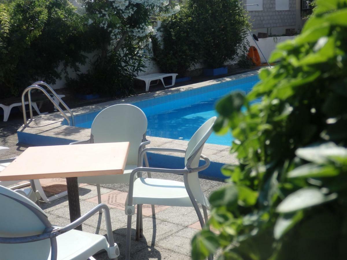 George Apartments Kallithea  Eksteriør billede